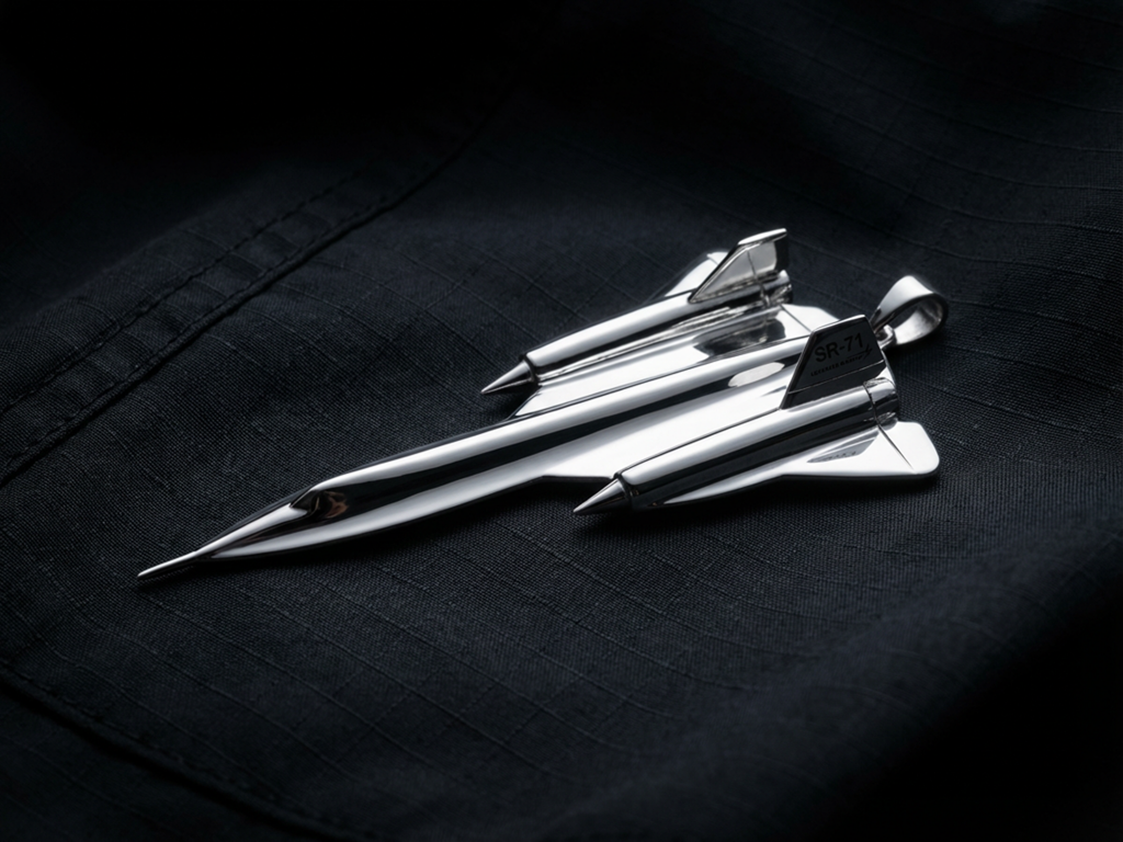 SR-71 BLACKBIRD PENDANT
